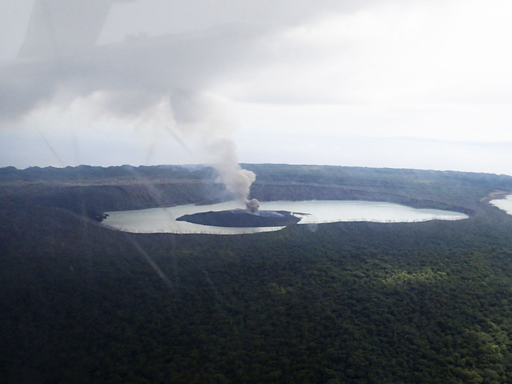 Ambae volcano in 'moderate eruption'
